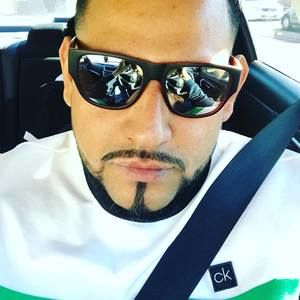 Meet your Posher, Carlos